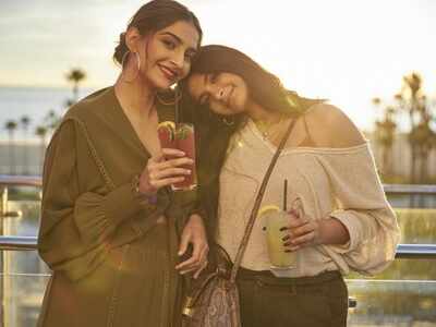 Sonam Kapoor misses sister Rhea Kapoor; Anil Kapoor and Sunita reacts