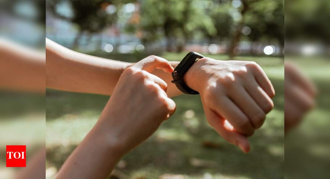 fitness band with long battery life