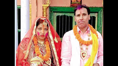 UP man gives up celibacy vow, marries to field wife in election