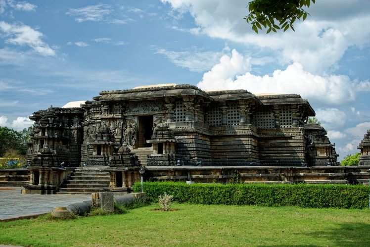 Behold the sight of Hoysaleswara Temple