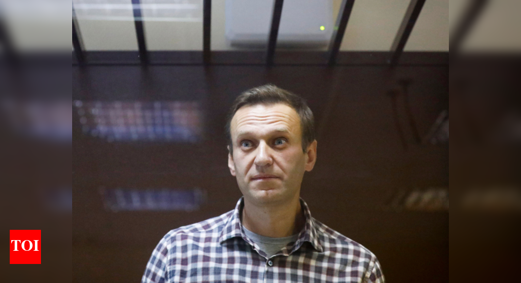 Alexei Navalny starts hunger strike over lack of medical care