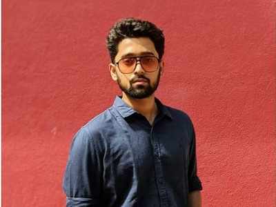 We fear that rising COVID cases may lead to auditoriums shutting again, says Ananya actor Karan Bendre