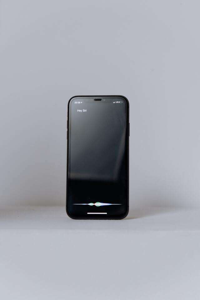 Apple gives two new voices to Siri Apple gives two new voices to Siri