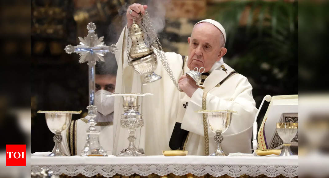 Pope Francis opens final Holy Week services, skips Last Supper rite