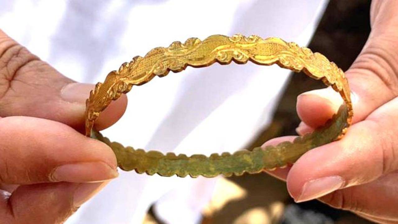 Trendy Gold-Plated Rudraksha Shivaji Maharaj Bracelet For Men's