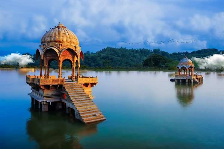 Gadisar Lake & surroundings