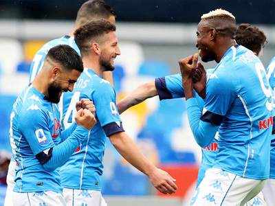 Napoli hold off Crotone fightback, Atalanta and Lazio win