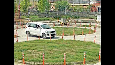 Delhi: As transport services go faceless, 13 RTOs set to fade into ...