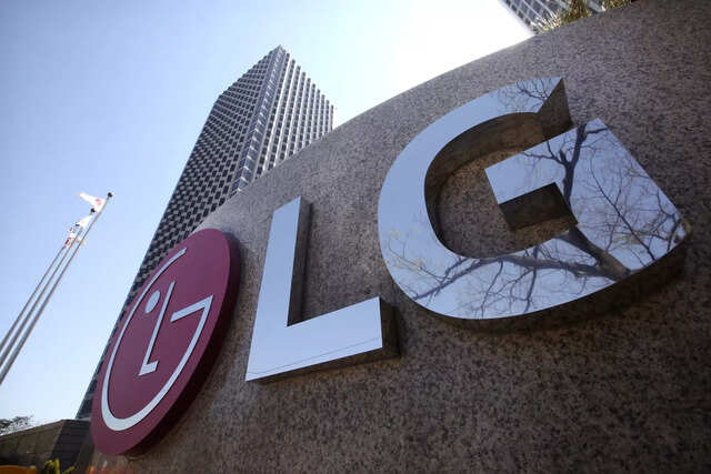 LG Electronics fans bemoan end of era as firm exits smartphone business LG Electronics fans bemoan end of era as firm exits smartphone business