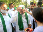 Farmer leader Rakesh Tikait visits Sabarmati Ashram