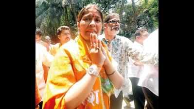 Mumbai: Former Shiv Sena MLA joins BJP