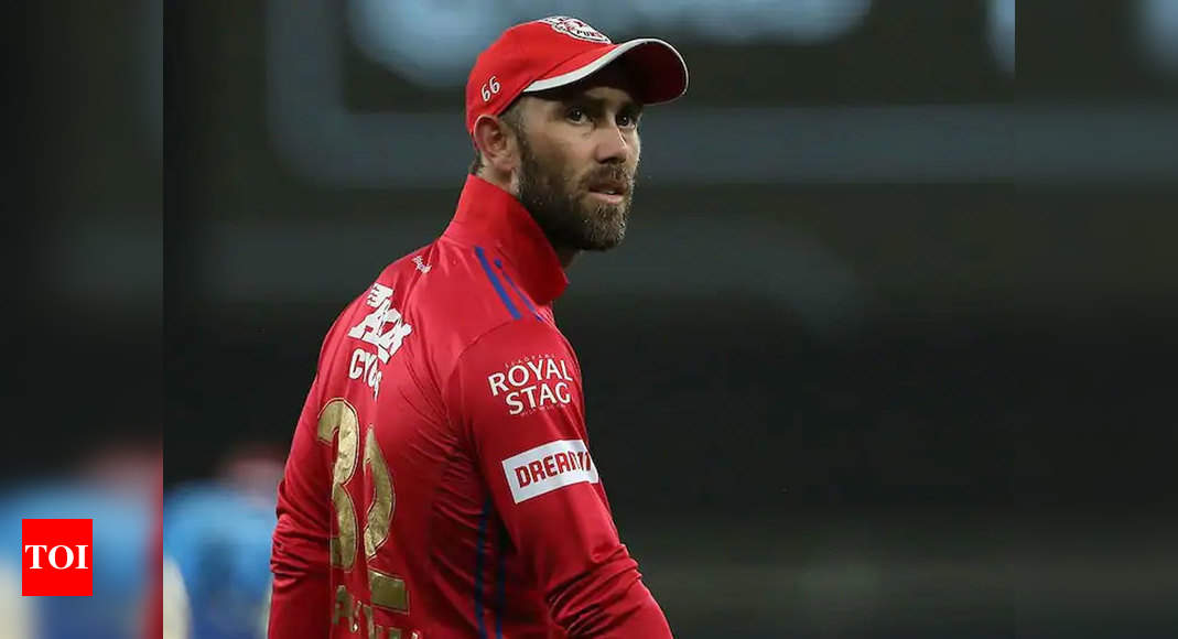 Glenn Maxwell seems to be enjoyed with Royal Challengers Bangalore in IPL 21
