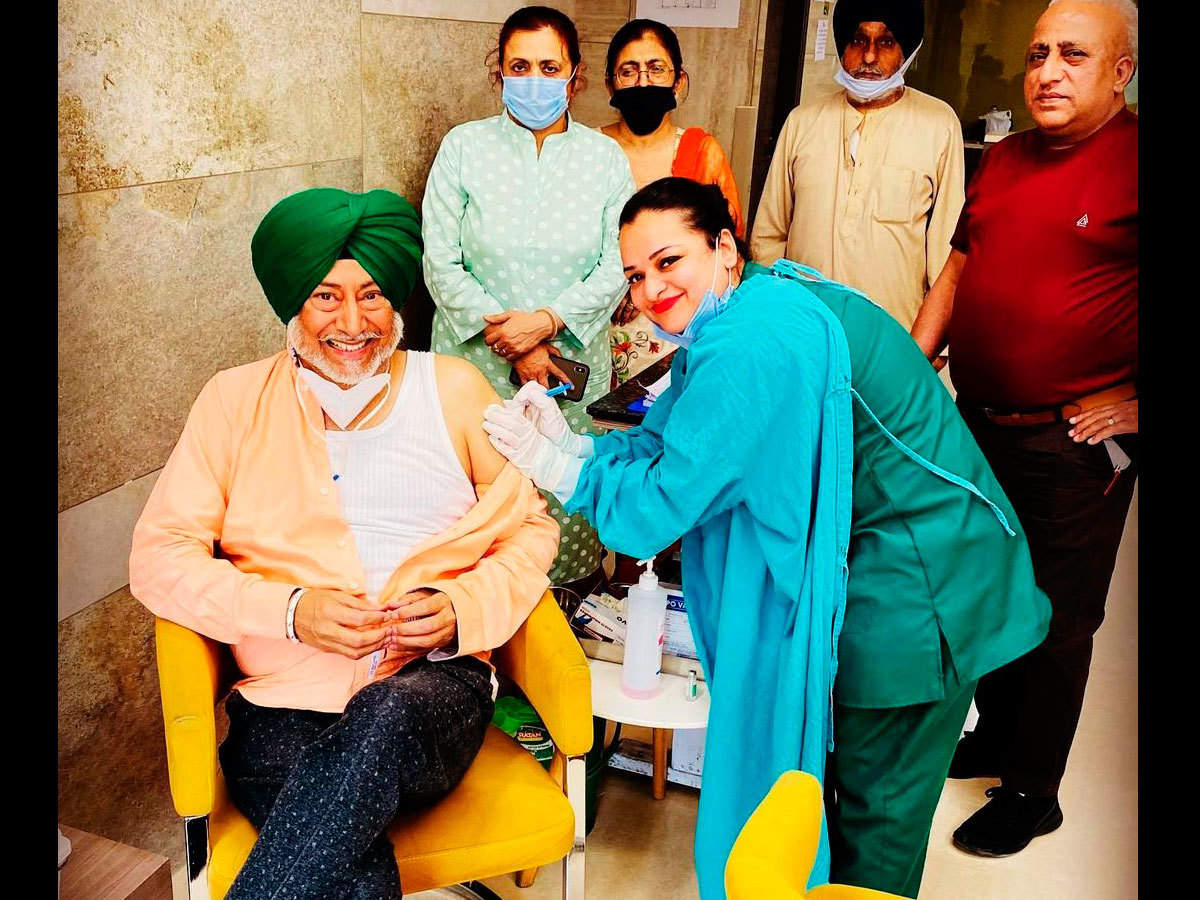 Jaswinder Bhalla gets his first dose of the Covid-19 vaccine | Punjabi  Movie News - Times of India