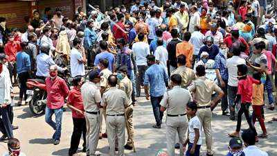 Covid-19: Traders protest against Maharashtra govt's 'lockdown' order