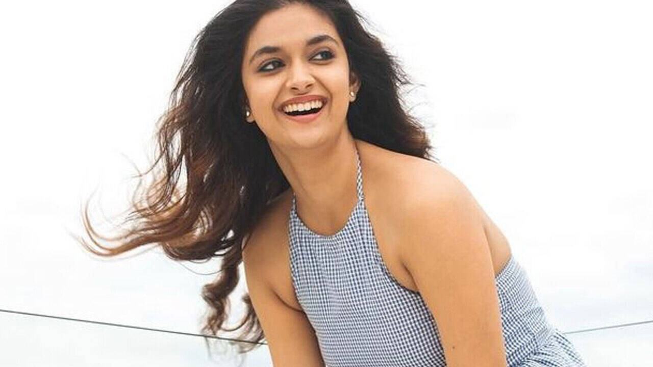 Nadigai keerthi suresh sexy video