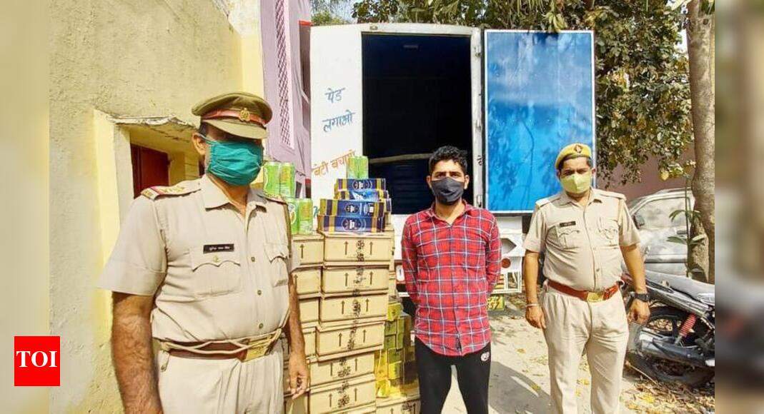 Cops seek bribe from liquor smugglers, one of them held | Noida News - Vimarsana News