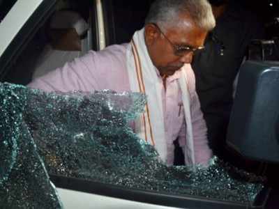 TMC mantri injured in attack; Bengal BJP chief targeted too