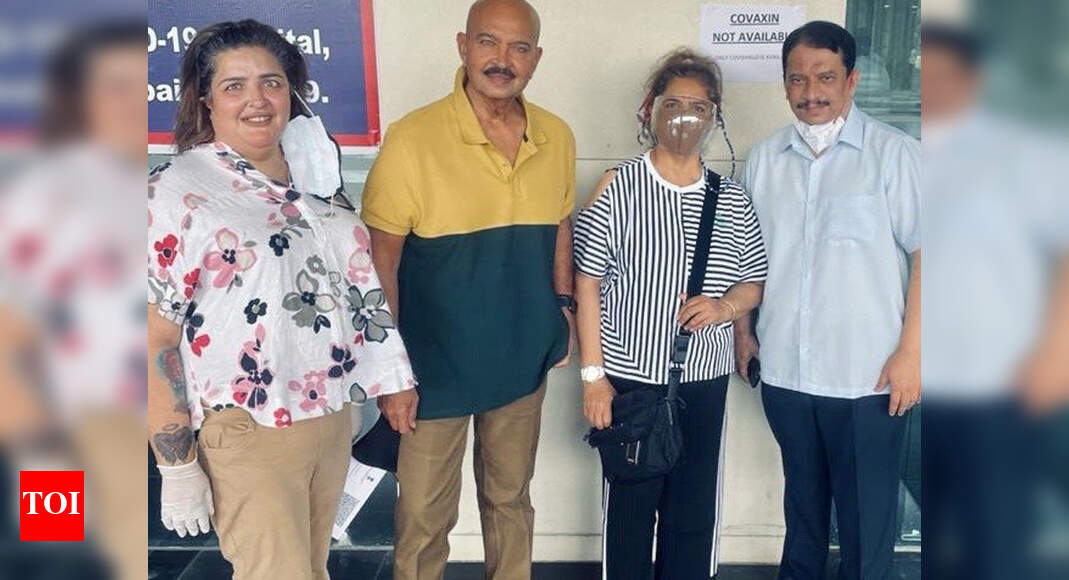 Hrithik Roshan’s sister Sunaina and parents RakeshPinkie Roshan take