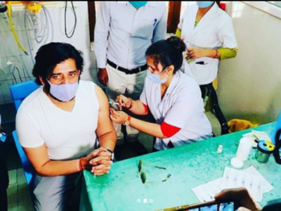 Bhojpuri megastar Ravi Kishan takes the first dose of COVID-19 vaccine