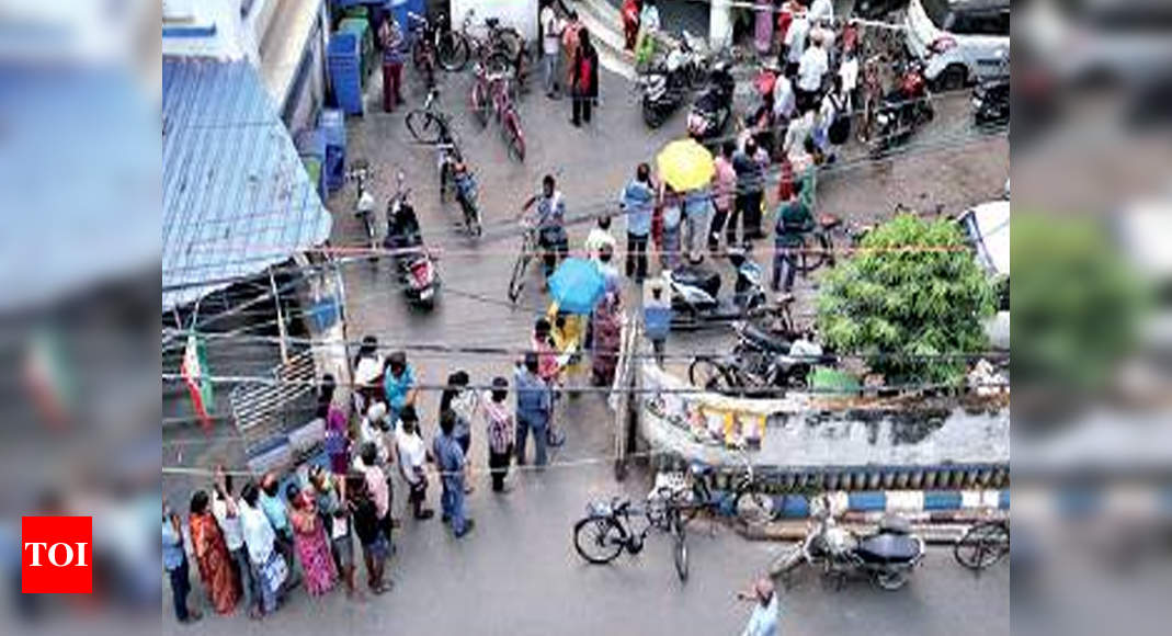 Kolkata hosps start to ration jabs as stocks dwindle