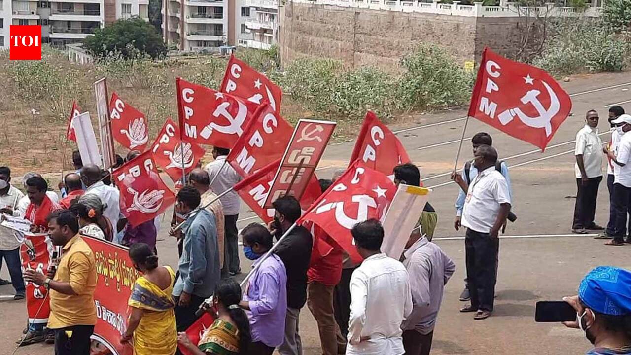 CPI(M) workers protest against sale of government lands in Visakhapatnam