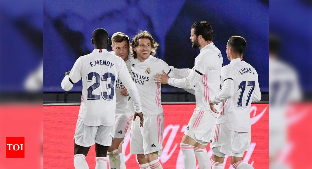 Real Madrid Beat Barcelona 2 1 In El Clasico Go Top Of La Liga Football News Times Of India