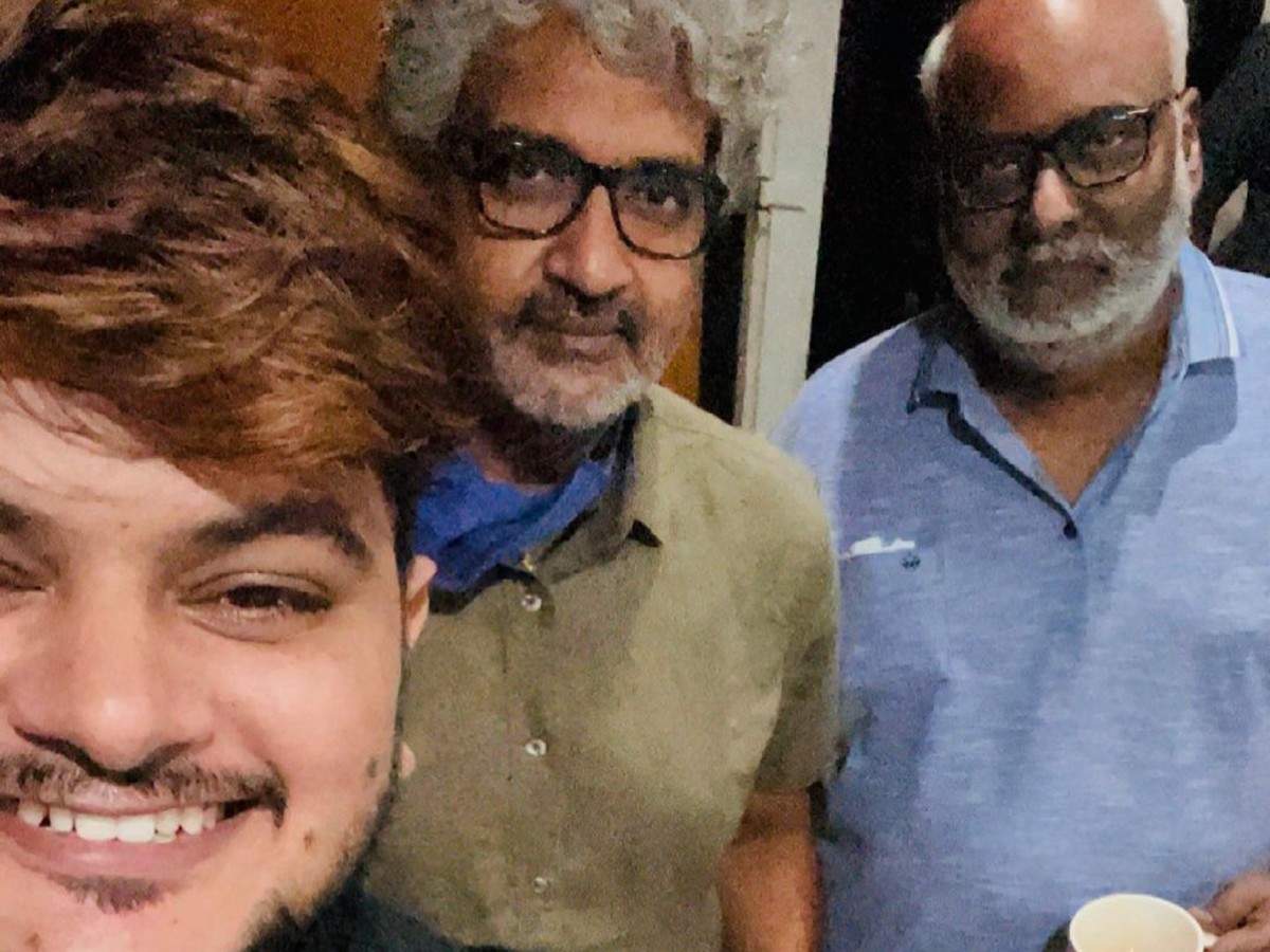 Vishal Mishra Shares A Selfie With Keeravani And Ss Rajamouli From The Music Sessions Of Ram Charan Jr Ntr Starrer Rrr Telugu Movie News Times Of India