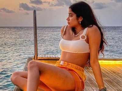 Janhvi Kapoor’s post-card worthy photos from the Maldives are too beautiful for words!