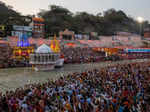 These pictures show the huge crowd of devotees at Kumbh Mela