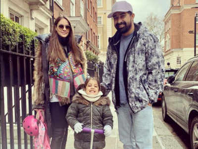 Splitsvilla X3 host Rannvijay Singha reunites with his family in London; see pic