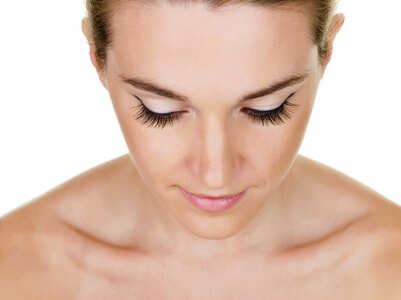 Kitchen remedies for naturally long eyelashes