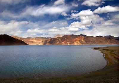 Army, people power cell service in village on Pangong shore