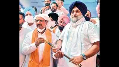 Congress ex-minister, who lost to Sukhbir twice, joins Akali Dal