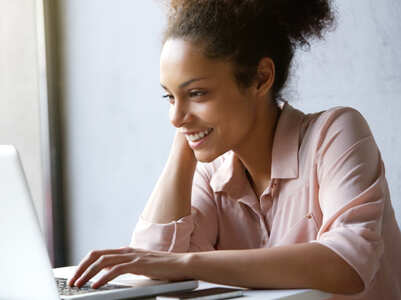 How to protect your skin from damage caused by computer radiation