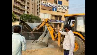 80 illegal structures razed, 20-acre govt land cleared in city