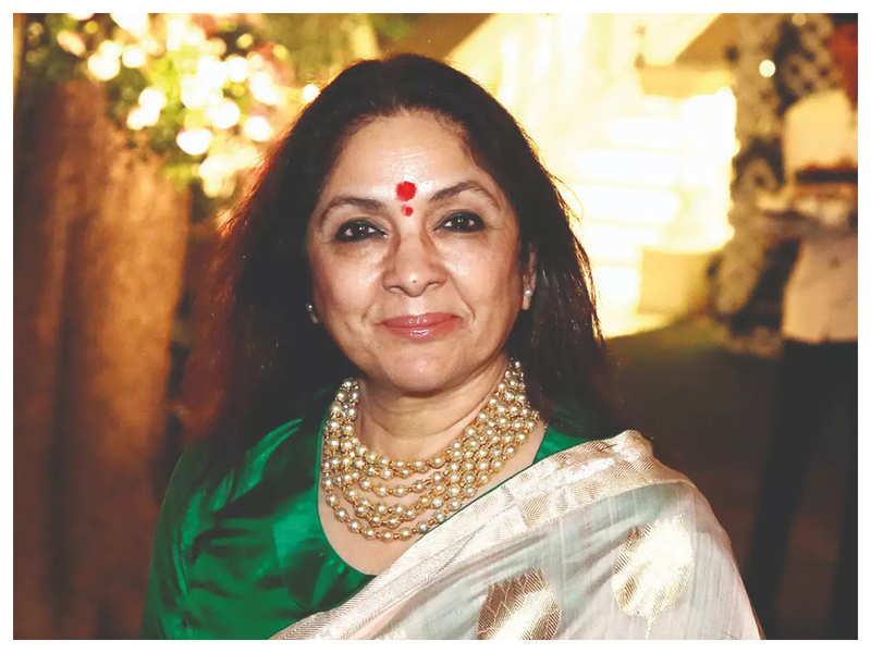 Watch: Following a 15-day curfew in Mumbai, Neena Gupta moves into her hill station home | Hindi Movie News - Times of India