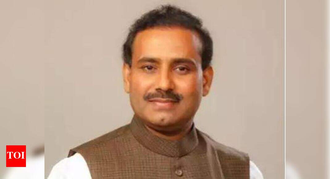 maharashtra-almost-3-7-lakh-doses-given-in-state-in-a-day-govt-says