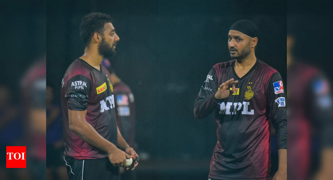 IPL 2021 KKR spinner Varun Chakravarthy learns tricks of the trade