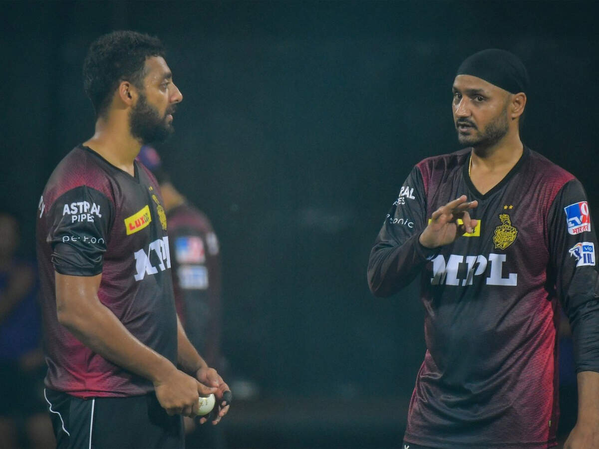 IPL 2021: KKR spinner Varun Chakravarthy learns tricks of the trade from &#39;teacher&#39; Harbhajan Singh | Cricket News - Times of India