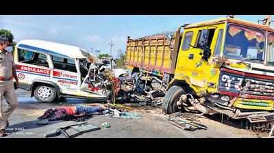 nCov patient, 2 others killed in accident