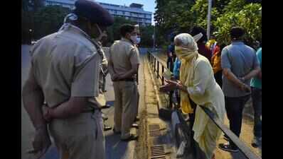 Police break up agri laws protest without arrests