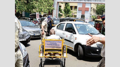 Shopkeepers, customers fail to crack Nagpur Municipal Corporation’s odd-even rule