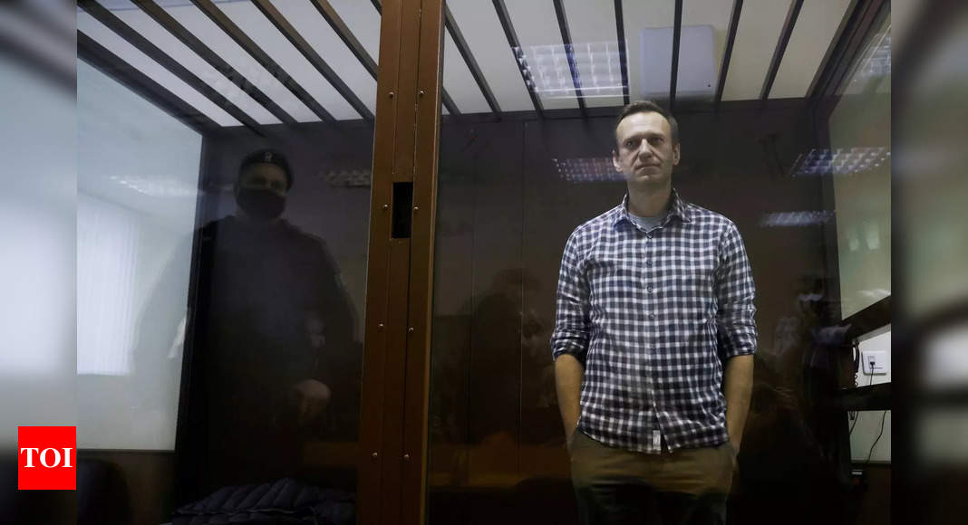 Allies of jailed Kremlin critic Navalny call for protests on April 21