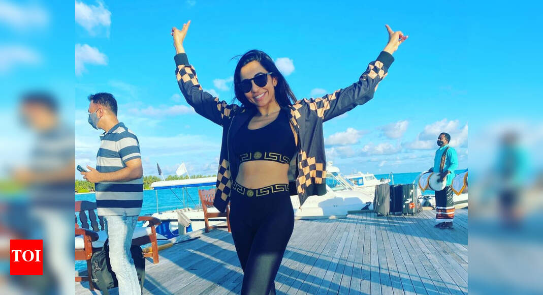 Parvati lands in Maldives; shares pic from there | Tamil Movie News ...