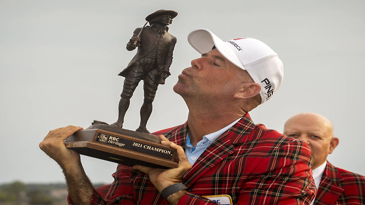 Stewart Cink playing well with wife, Lisa, working as his caddie