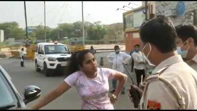 Viral: Woman hurls abuses at Delhi cops when stopped for not wearing masks in car