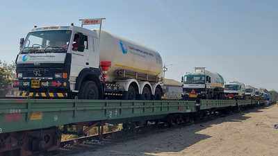 Navi Mumbai: Ro-Ro services with 7 tankers leaves Kalamboli to bring liquid medical oxygen