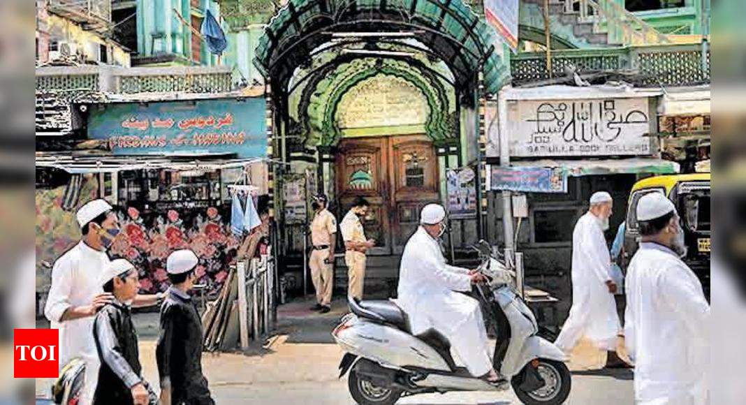 Mosques offer free oxygen cylinders in Mumbai Metropolitan Region | Mumbai  News - Times of India