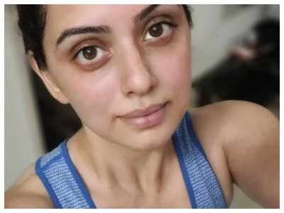 Shruti Marathe is giving us major fitness goals with her latest post-workout selfie; captions it 'Even if u r home. Fitness is important!'
