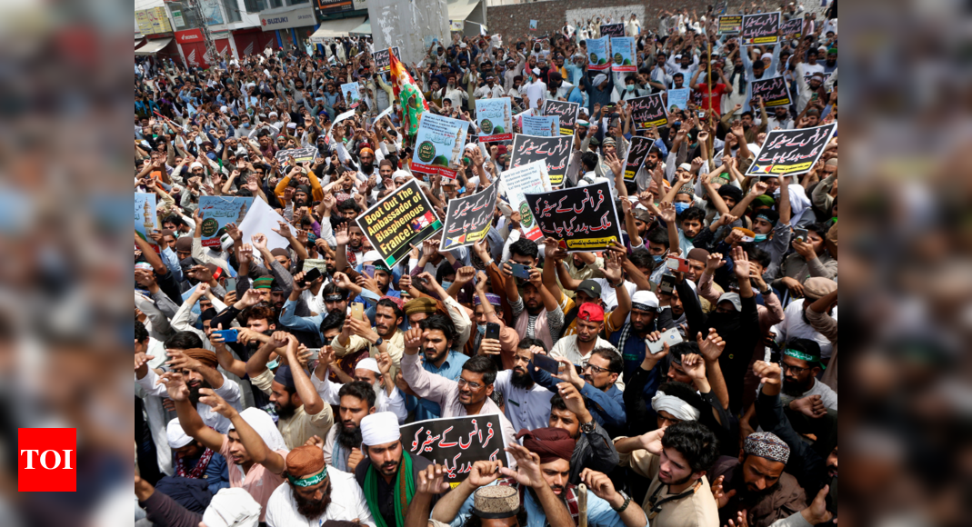 Pakistan Protest Islamists call halt to Pakistan protest after